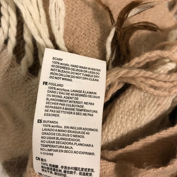 Plaid Blanket Scarf - Picture 5 of 5